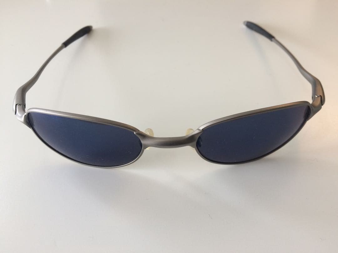 小物 Oakley e wire 2.1