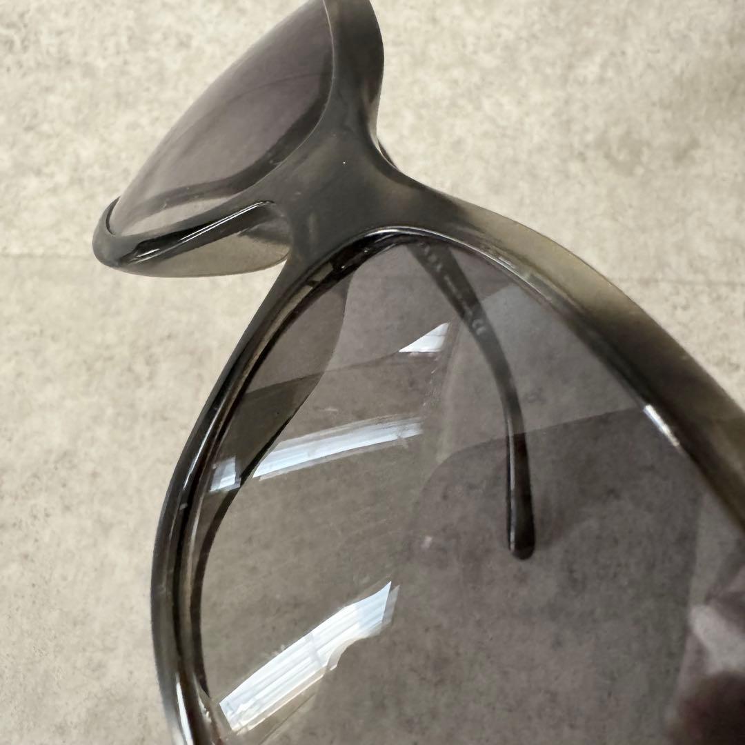 プラダ　サングラス　グレー　べっこう柄　黒　ガクト着用　箱付　SPR14G