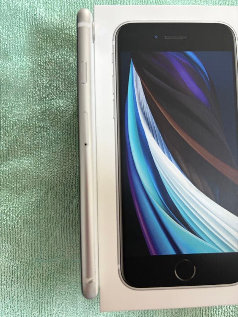 iPhone se 第２世代　128GB ホワイト SIMフリー