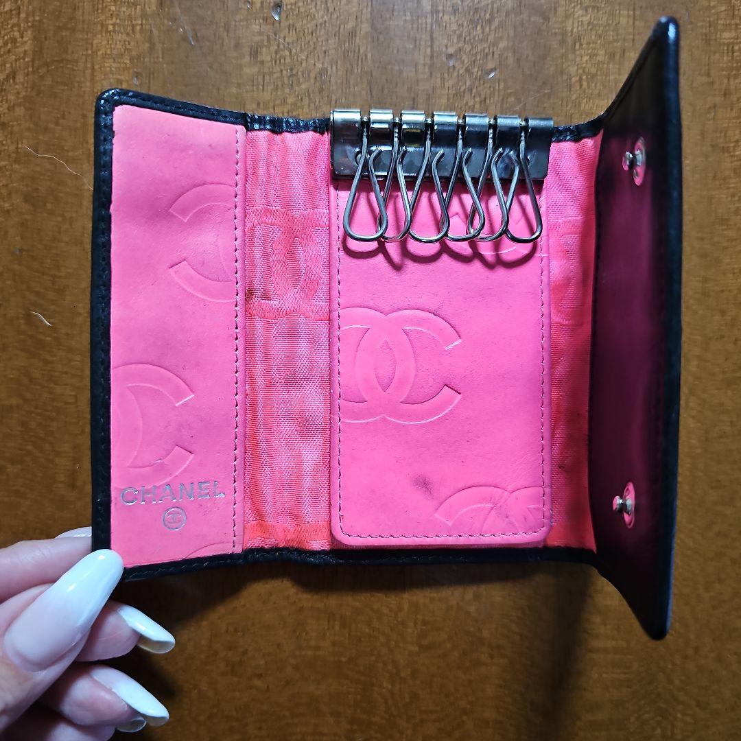 CHANEL キーケース 黒/ピンク キルティング