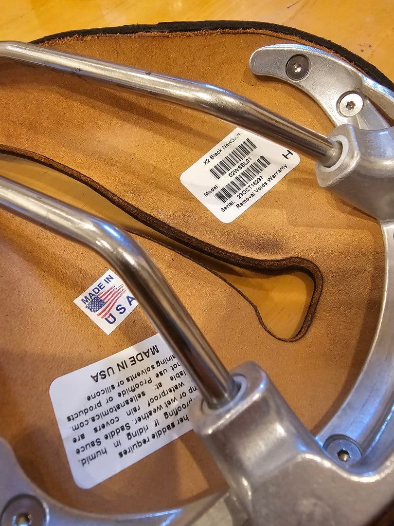 セラアナトミカ　X2　レザーサドル　ブラック