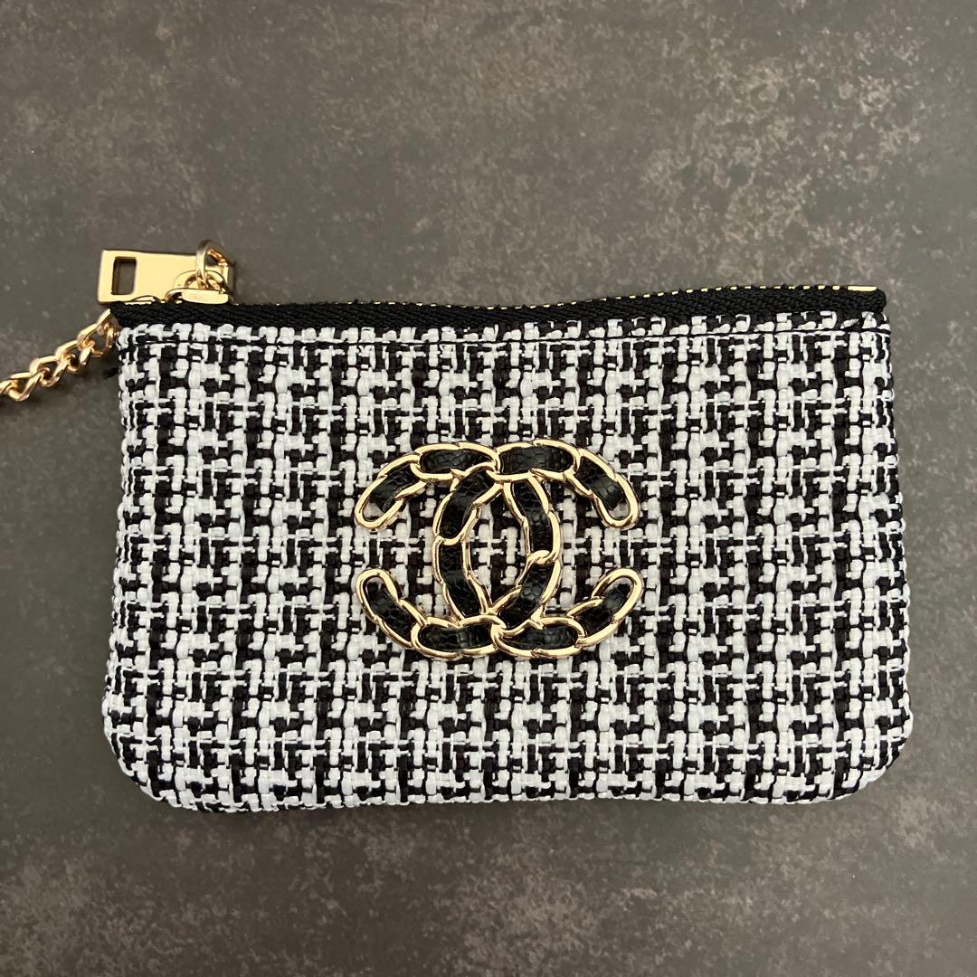 CHANEL ノベルティ　カード　ケース　黒白