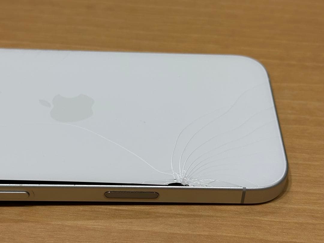 Apple iPhone 16 ホワイト　ジャンク