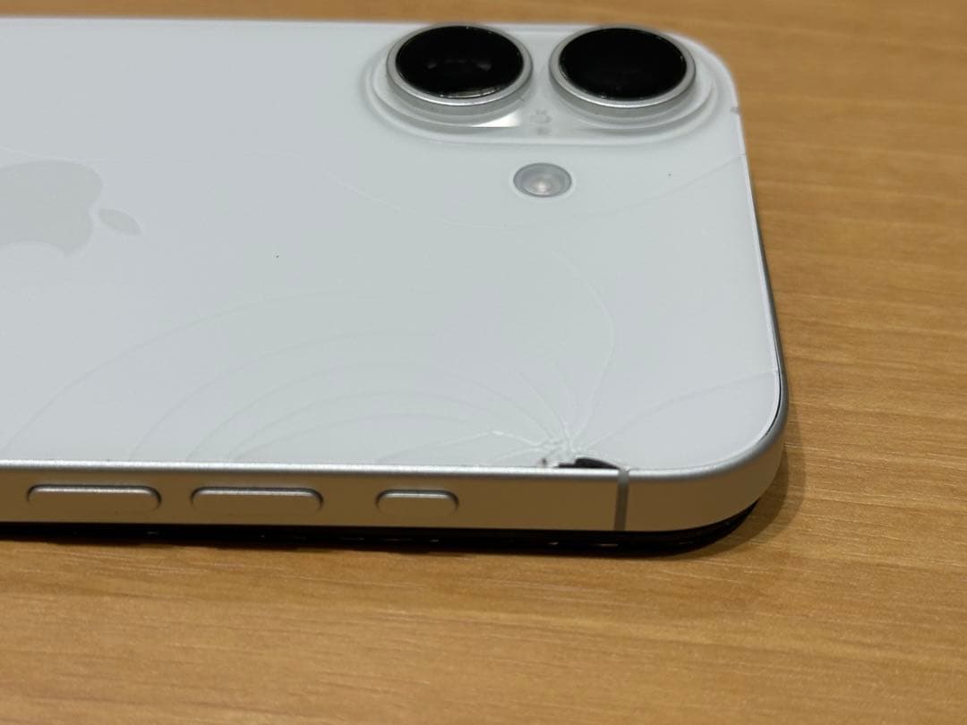 Apple iPhone 16 ホワイト　ジャンク