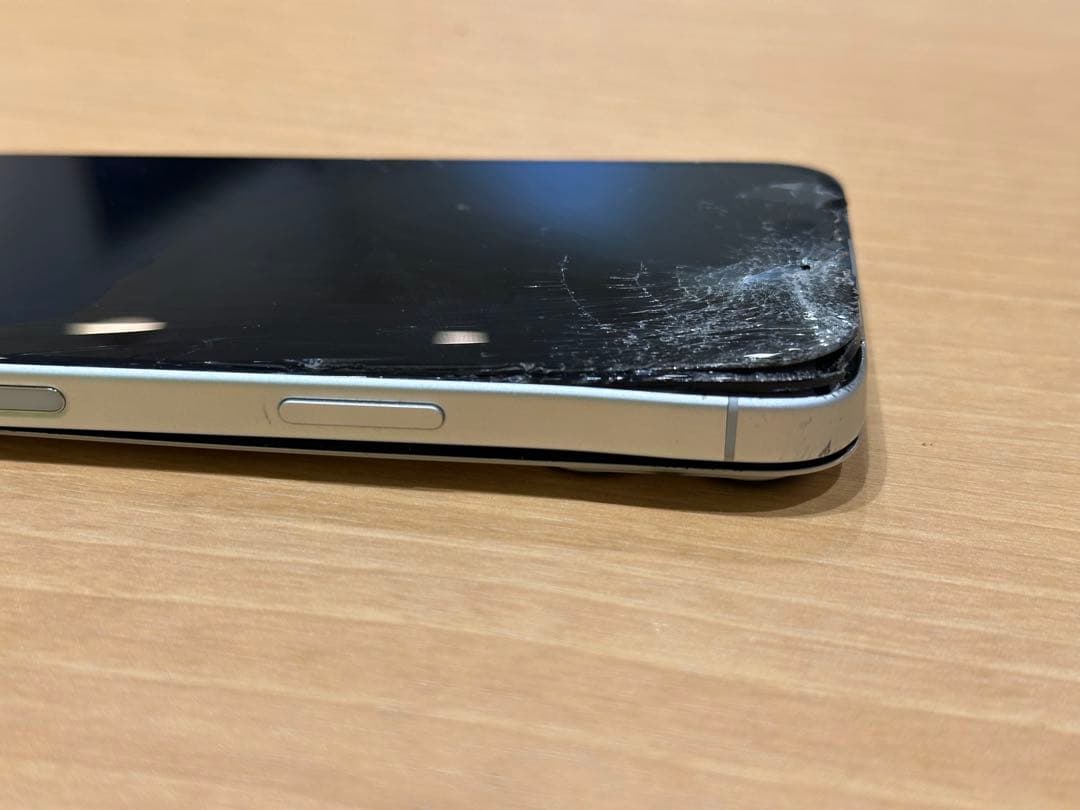 Apple iPhone 16 ホワイト　ジャンク