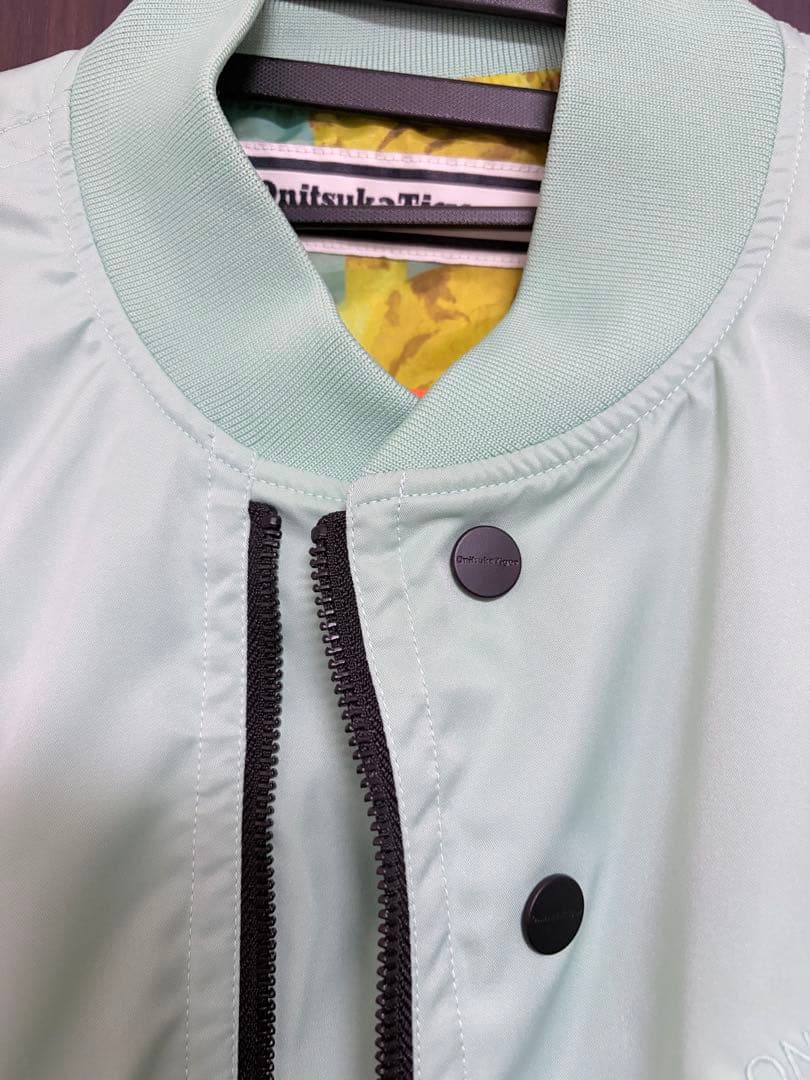 Onitsuka Tiger プリンティッドボンバージャケット ライトグリーン