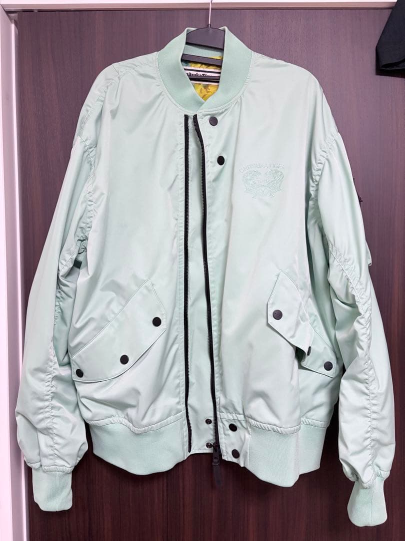 Onitsuka Tiger プリンティッドボンバージャケット ライトグリーン