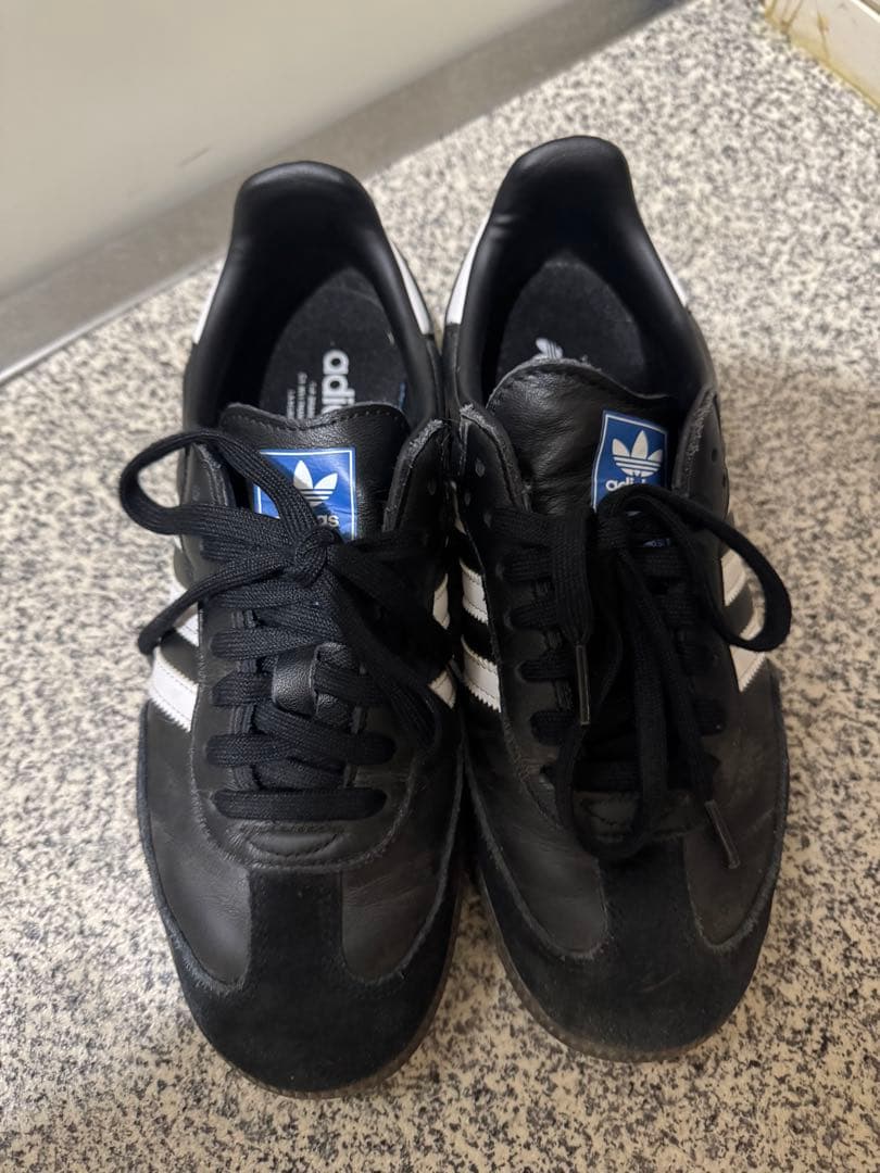 adidas Samba 黒/白 スニーカー