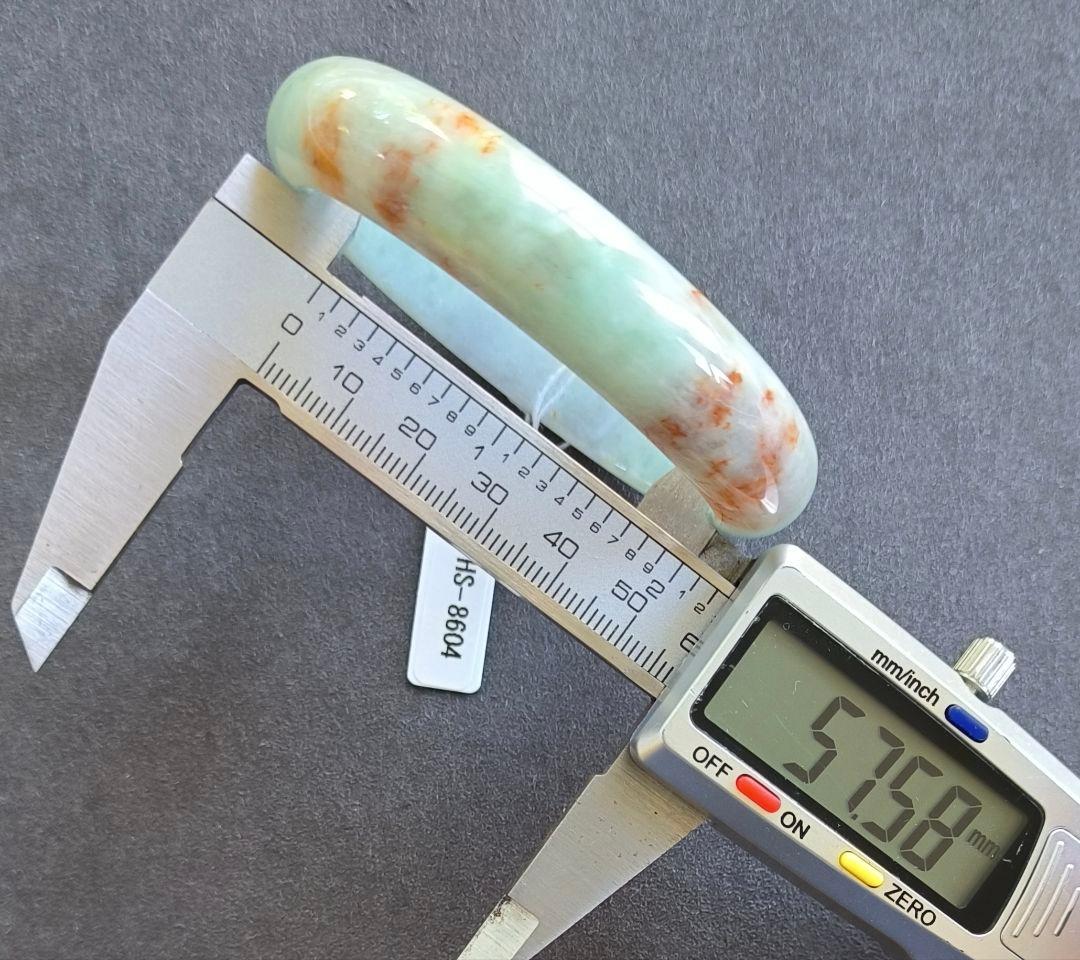 【日本鑑別書付:种水】ミャンマー産紅翡翠のバングル（内径57.5ミリ）8604