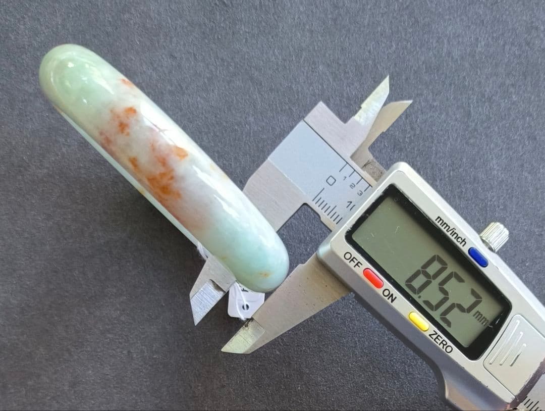 【日本鑑別書付:种水】ミャンマー産紅翡翠のバングル（内径57.5ミリ）8604