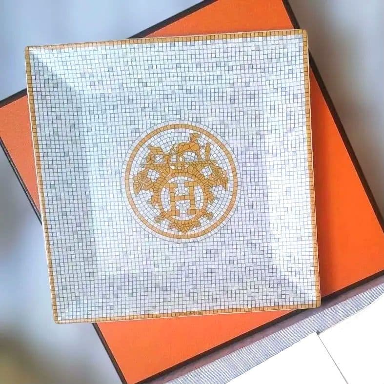 最終セール❄️未使用◆HERMESプチカレ 24ゴールド　15×15cm