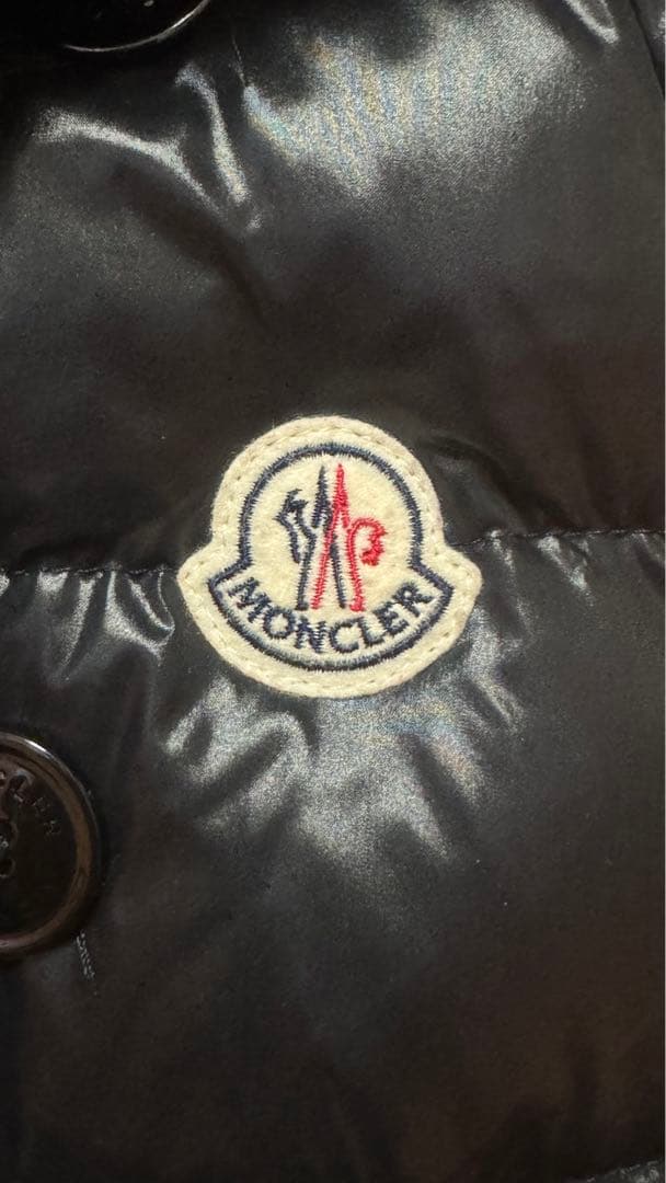 超お得‼️ MONCER ブラックファーダウンベスト ［ファー付き］