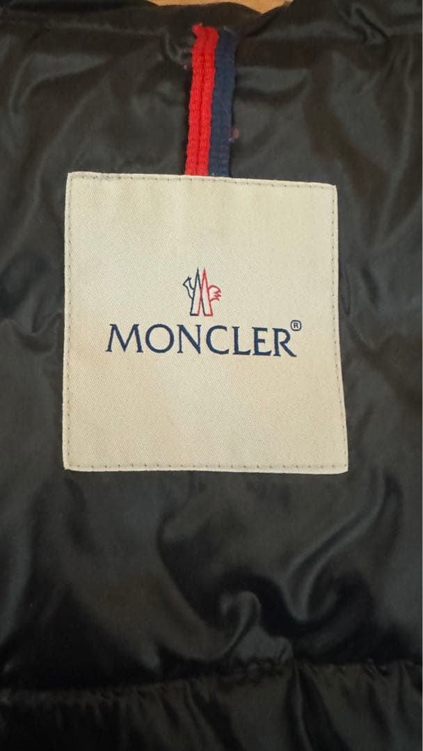 超お得‼️ MONCER ブラックファーダウンベスト ［ファー付き］