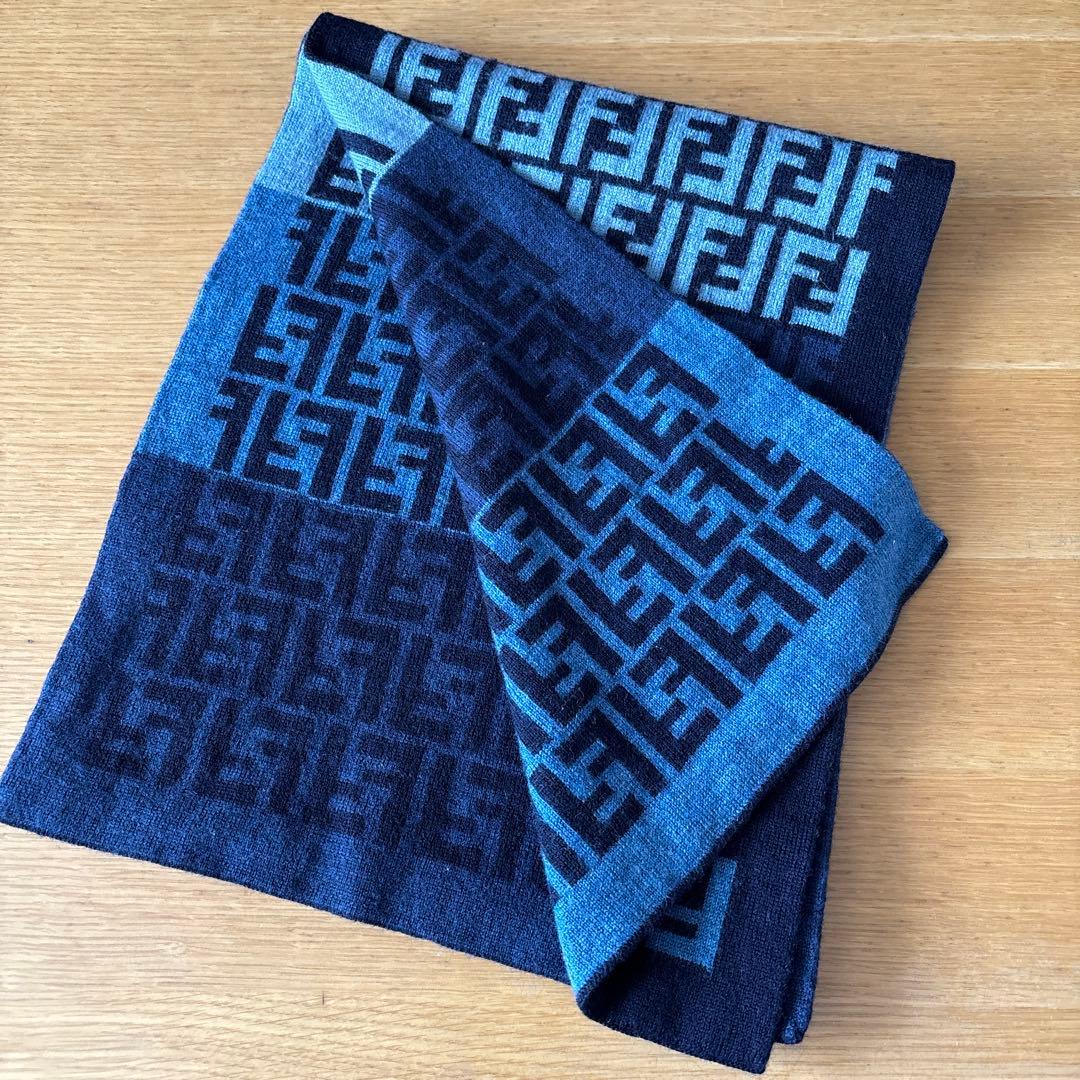FENDI 幾何学模様 マフラー ダークブルー
