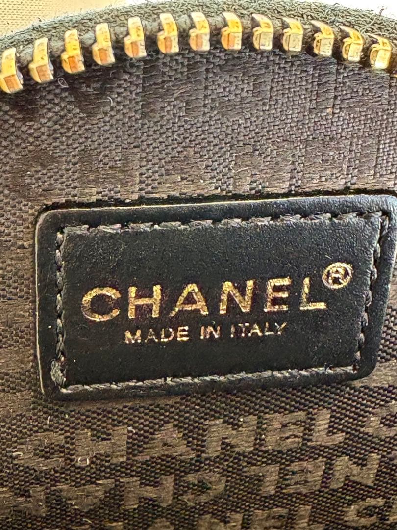 CHANEL 本物 カメリアケース 小銭入 シール有 丸型 本革 レザー