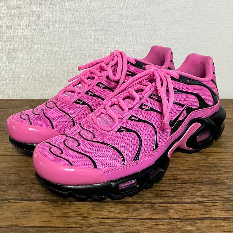 美品 ナイキ ウィメンズ エア マックス プラス SE ピンク 24.5m