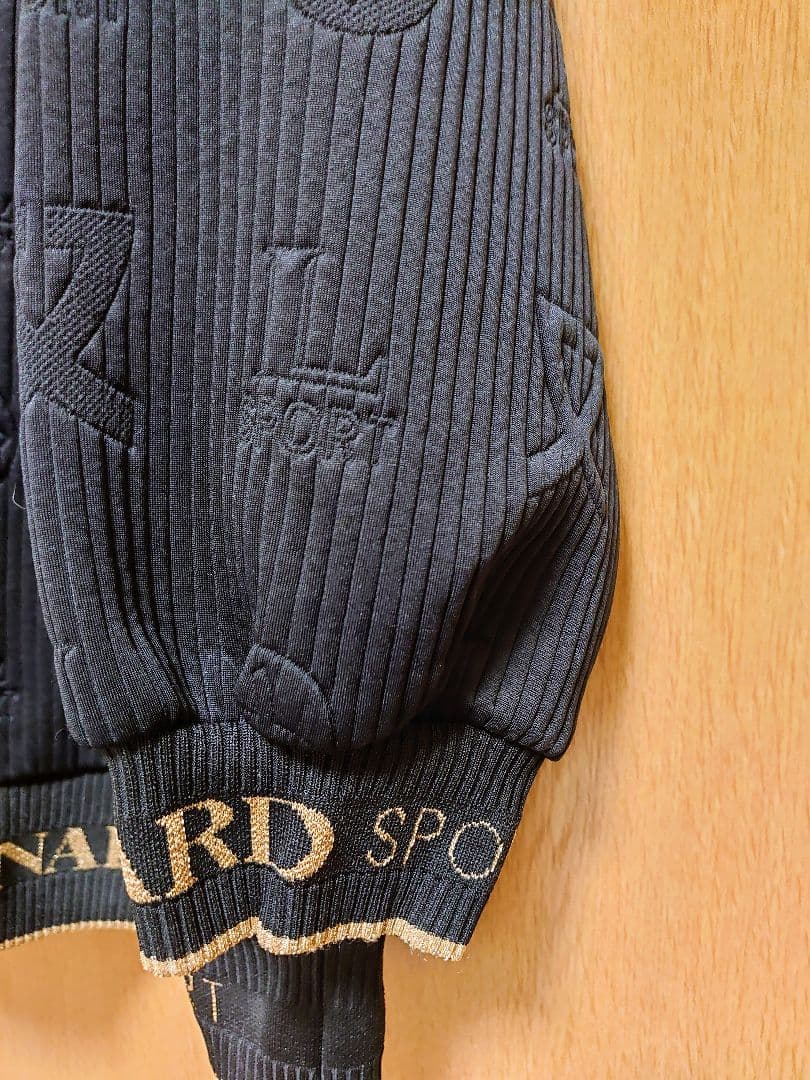 【新品タグ付】レオナール 極近年 フーディ チュニック ４２〜４４ ブラック