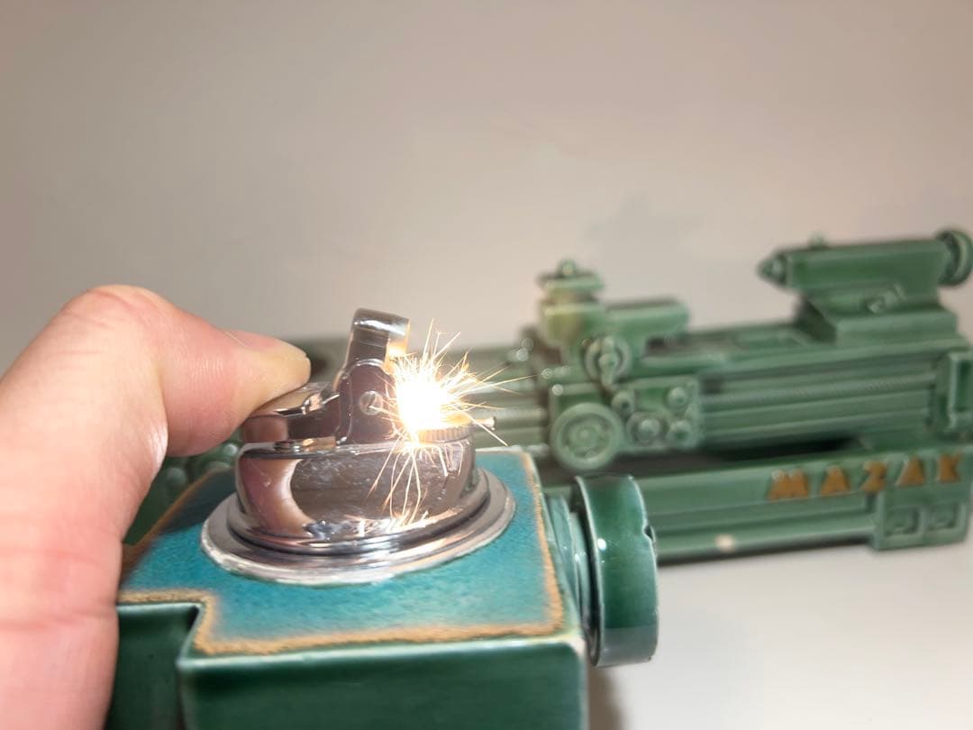 ヤマザキマザック　創業50周年記念　MAZAK 旋盤模型 陶器製　ライター