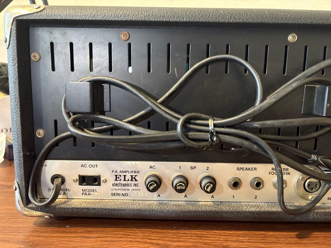 ELK PA-201 SOLID STATE パワードミキサー