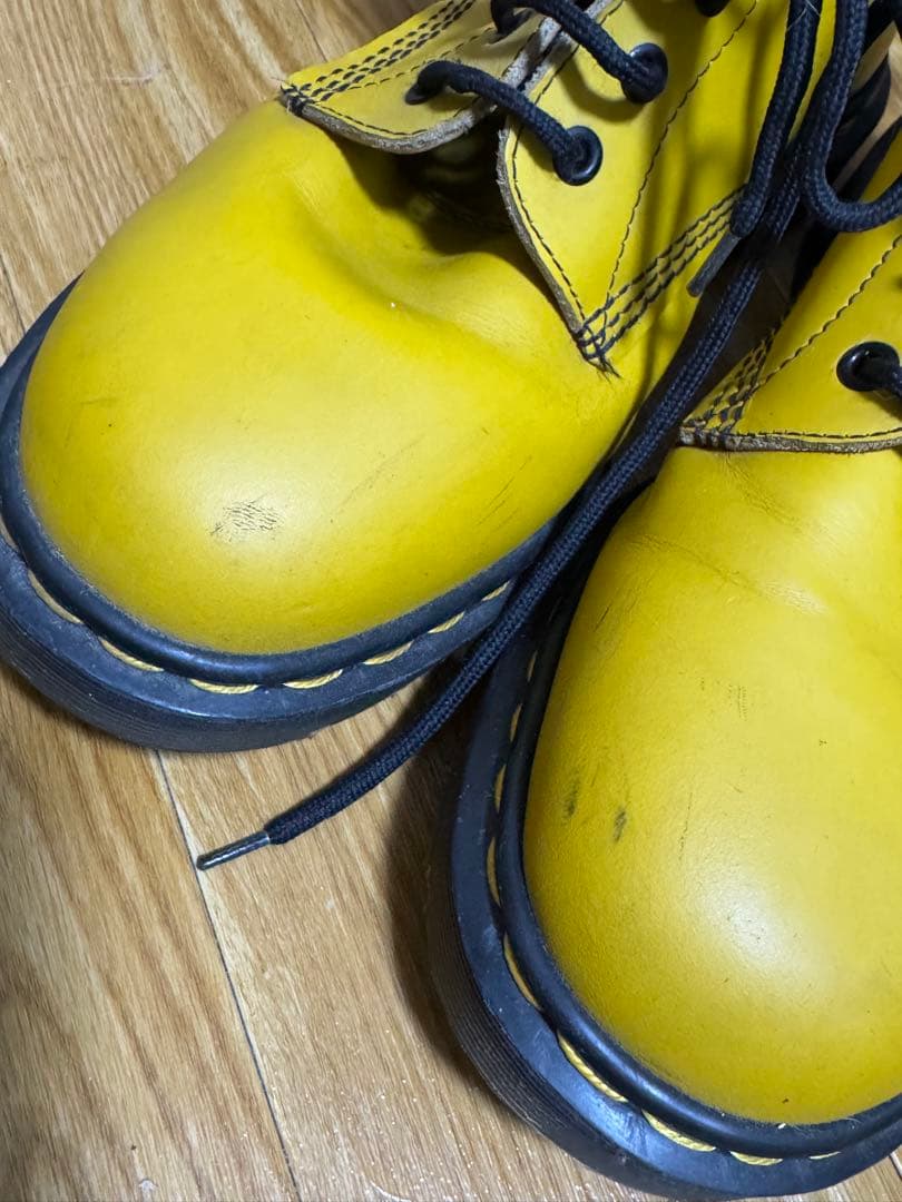 ドクターマーチン 8ホール イエロー