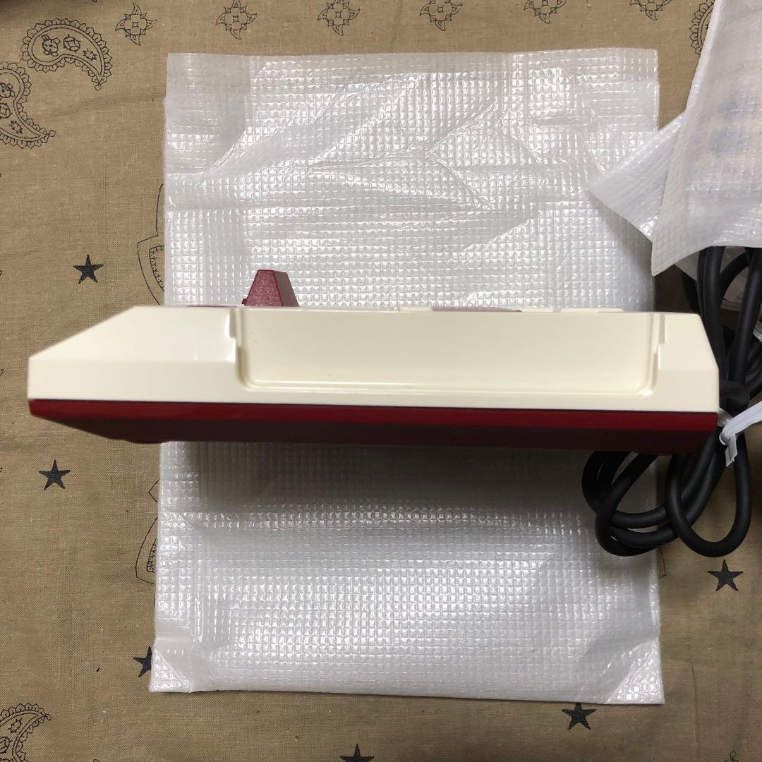 ほぼ新品 ニンテンドークラシックミニ ファミリーコンピュータ ACアダプター付