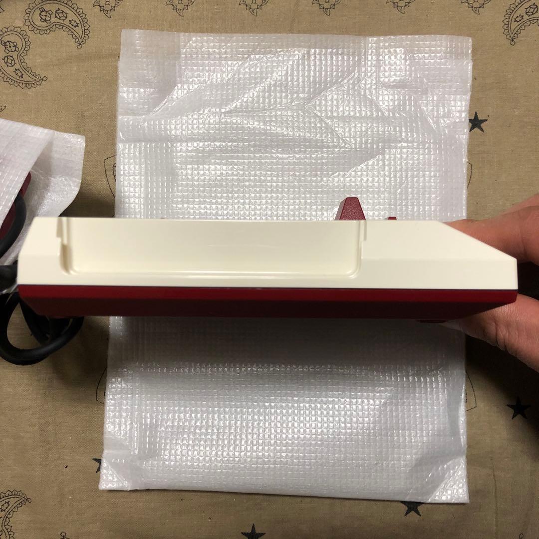 ほぼ新品 ニンテンドークラシックミニ ファミリーコンピュータ ACアダプター付