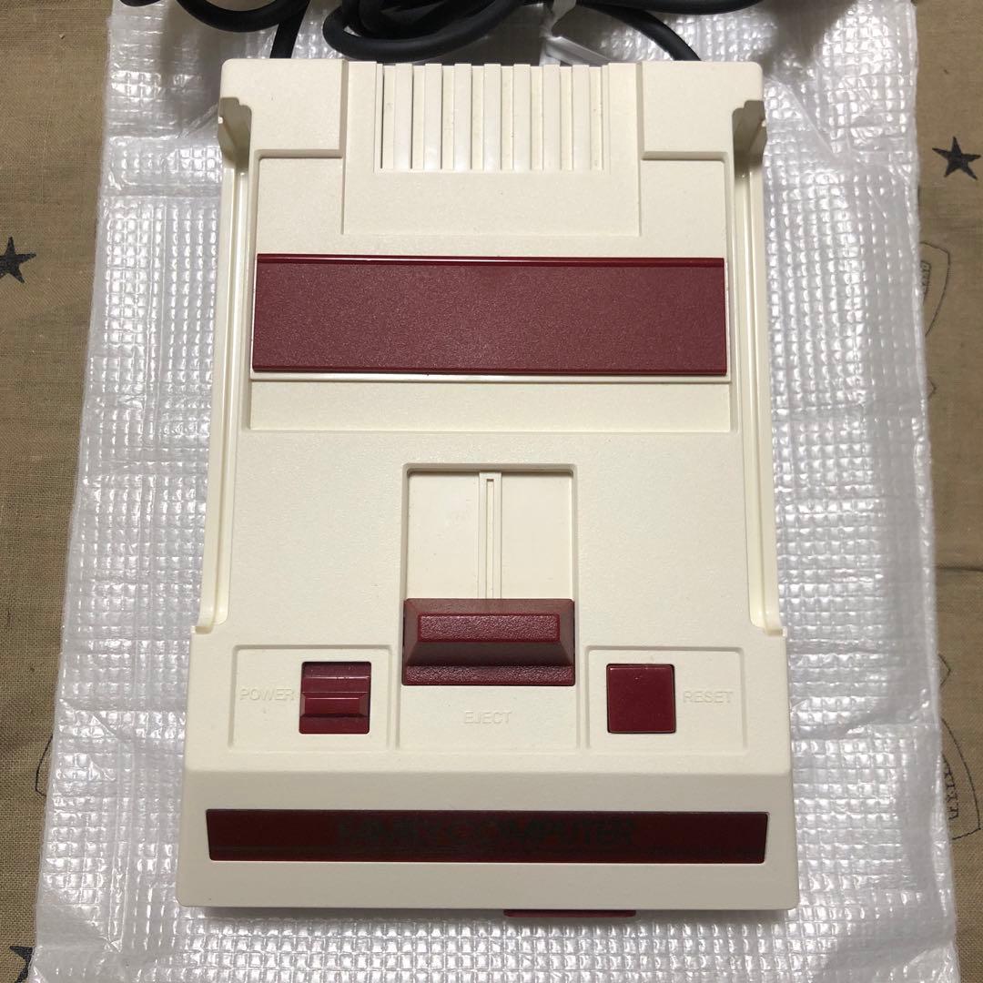 ほぼ新品 ニンテンドークラシックミニ ファミリーコンピュータ ACアダプター付