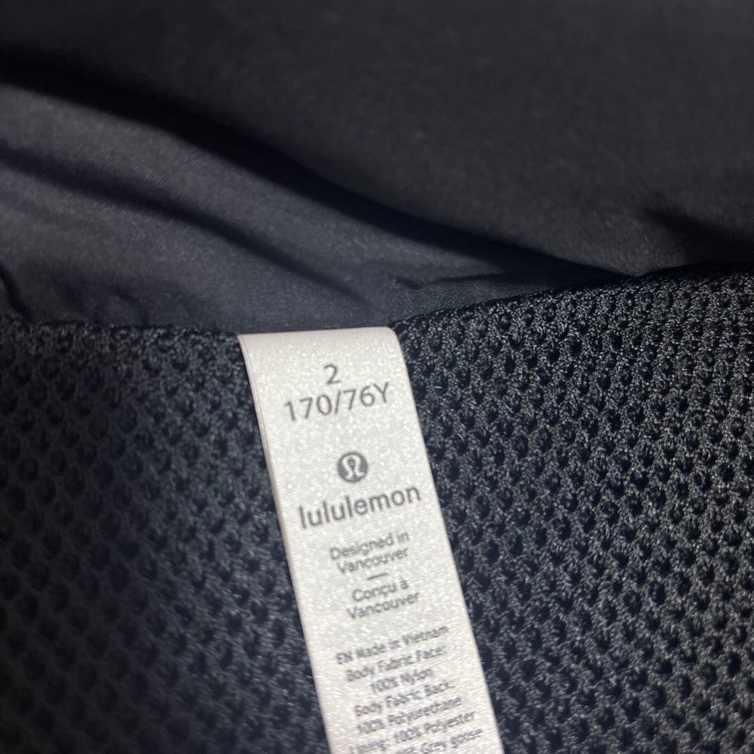 ルルレモン　Sleet Street Vest ダウンベスト