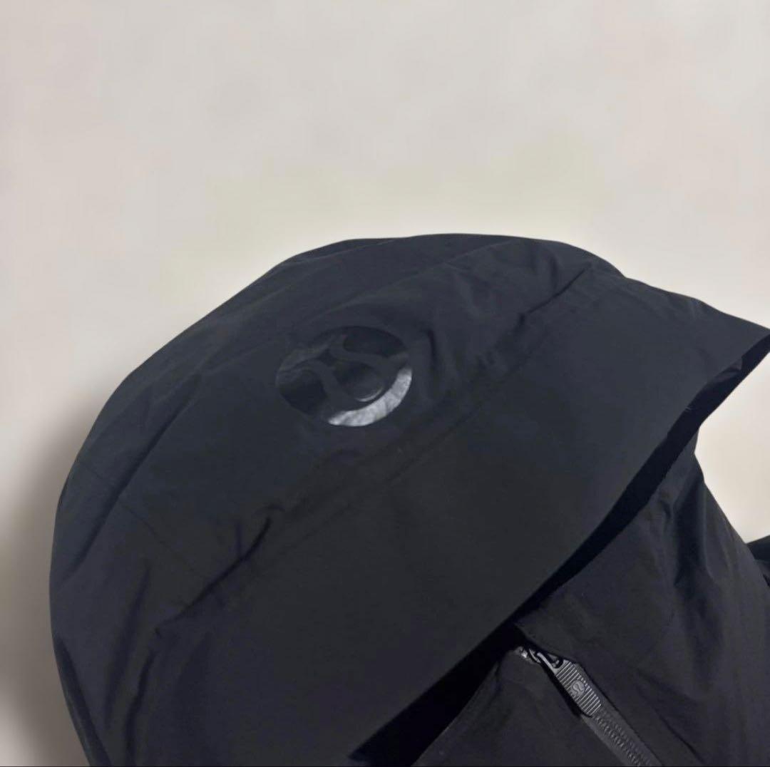 ルルレモン　Sleet Street Vest ダウンベスト