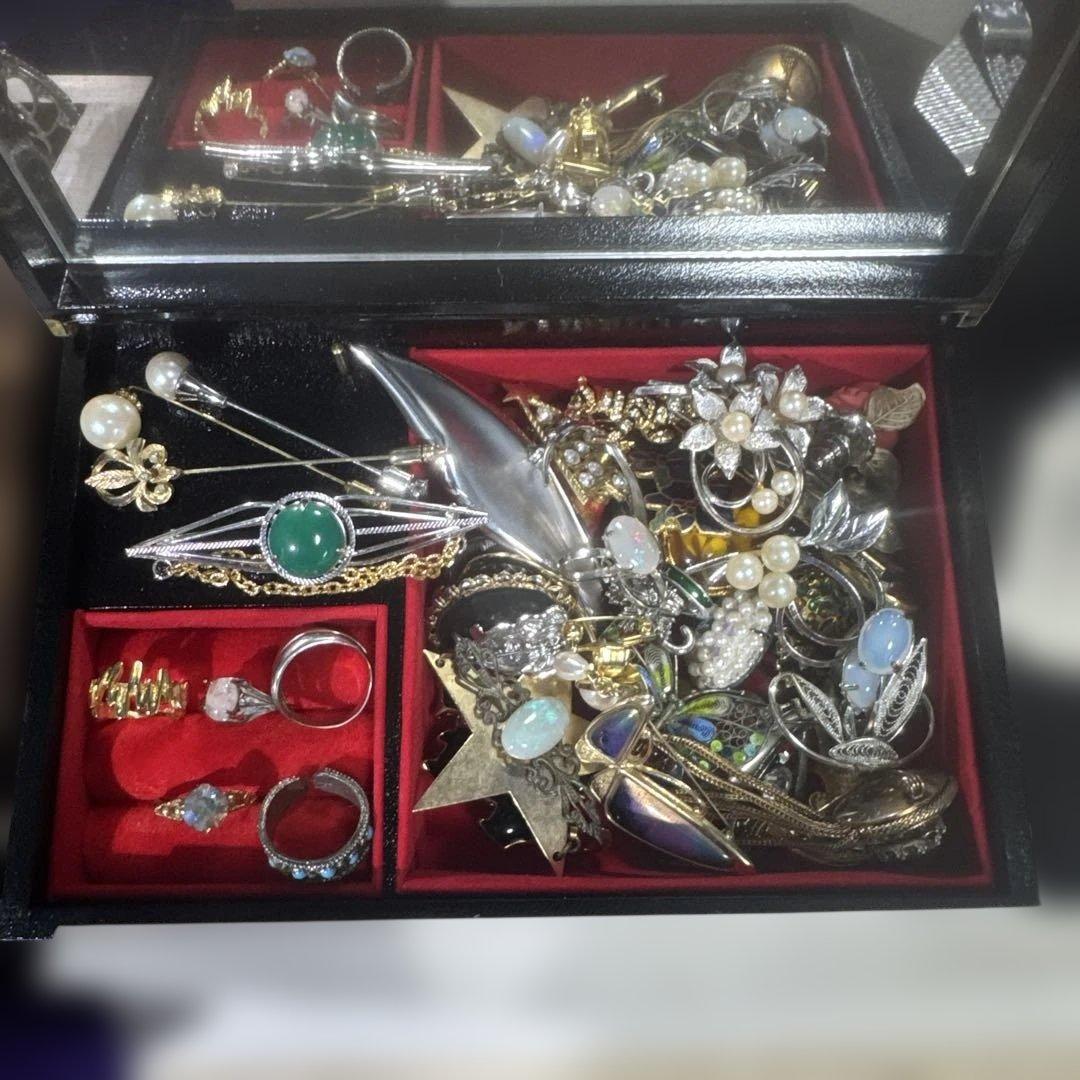 2968★昔のアクセサリー　大量まとめ売り★ケース込み約3.7kg★整理品　遺品