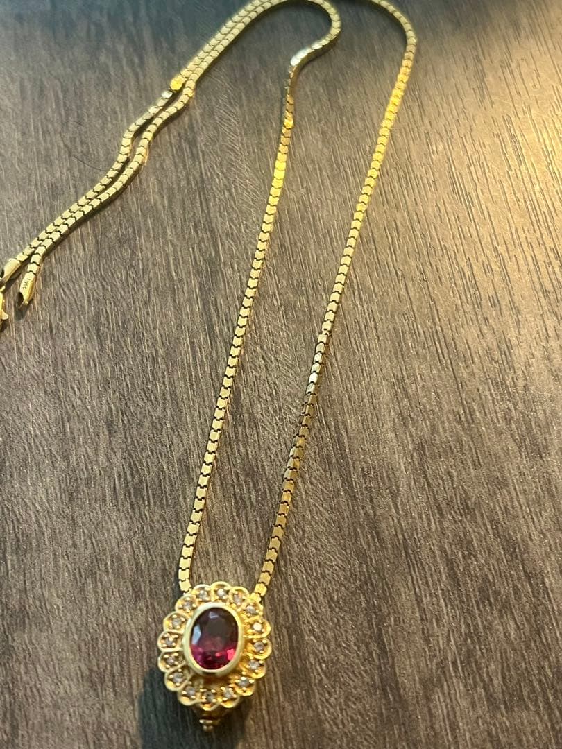 K18ゴールド 赤色の宝石 ダイヤトップ