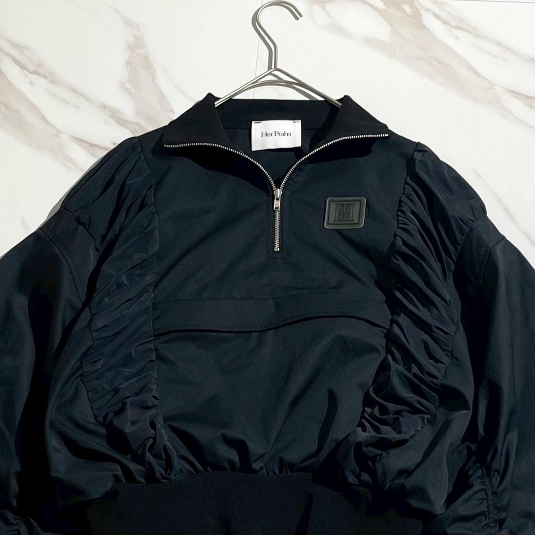未使用　Her praha litmus　ハーフジップ　ショート　トップス　黒
