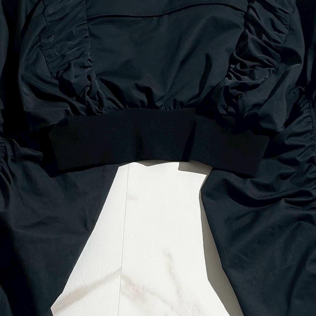 未使用　Her praha litmus　ハーフジップ　ショート　トップス　黒