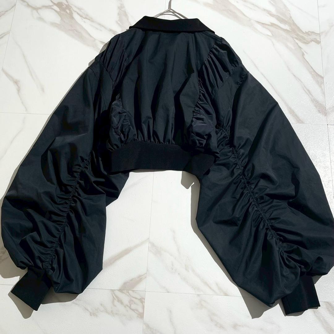 未使用　Her praha litmus　ハーフジップ　ショート　トップス　黒