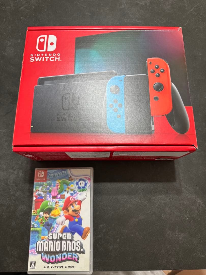 Nintendo Switch 本体 + Super Mario Bros.