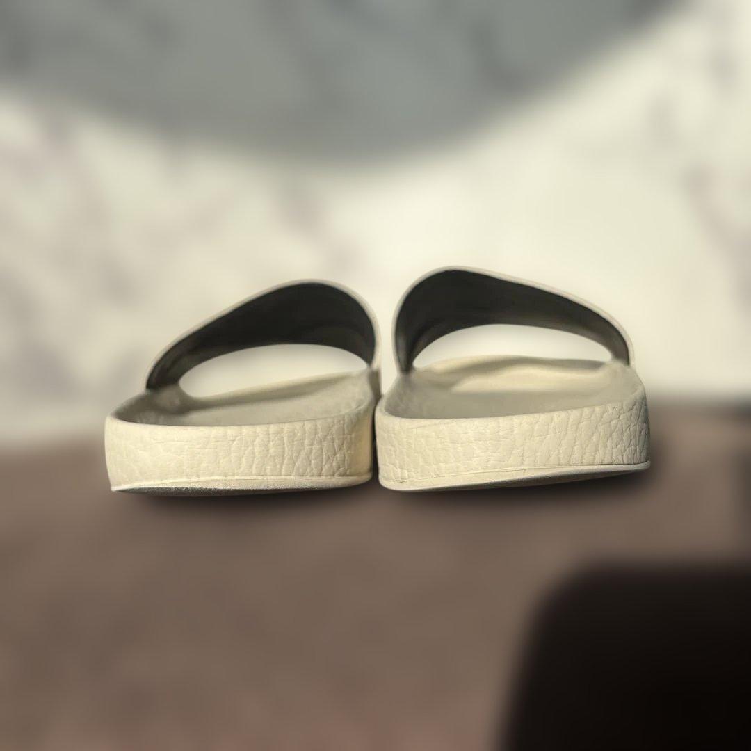 gucci シマレザー　サンダル　シューズ　グッチ　GGガラ　スニーカー