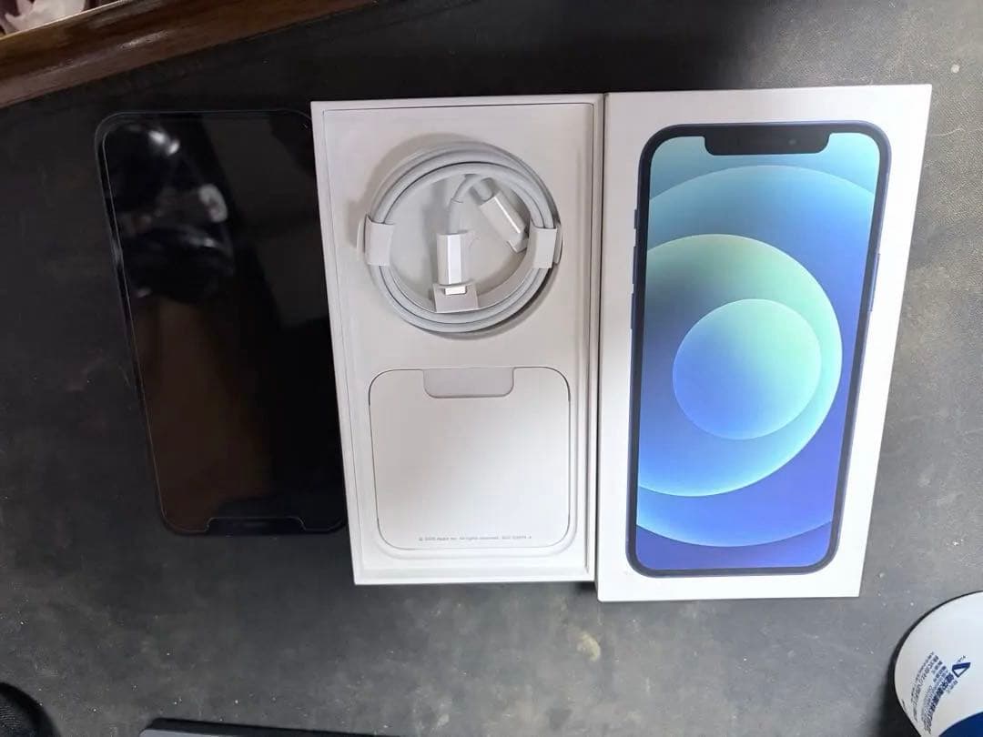 Apple iPhone 12 64GB ブルー 本体 おまけ　本体