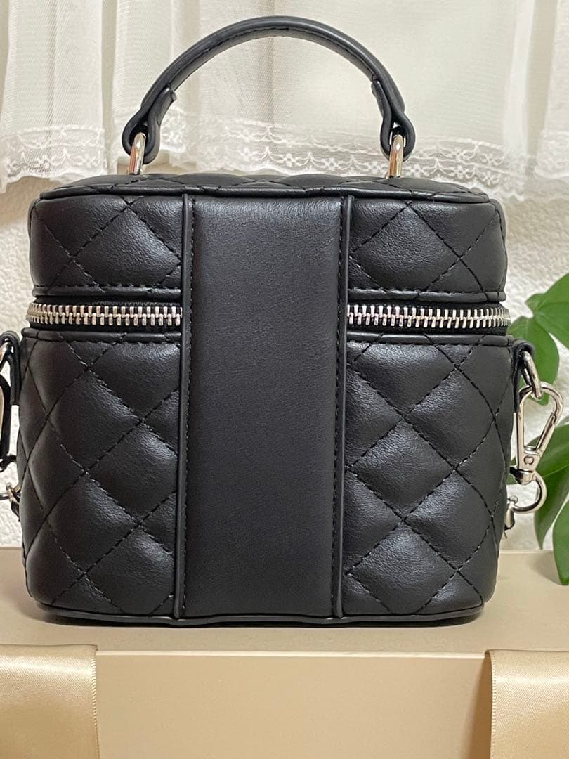 Darichダーリッチ キルティングスクエアミニバック シルバーパーツ ブラック