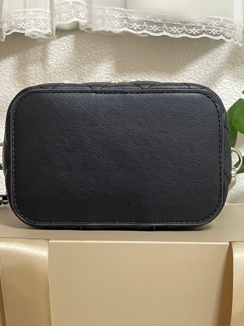 Darichダーリッチ キルティングスクエアミニバック シルバーパーツ ブラック