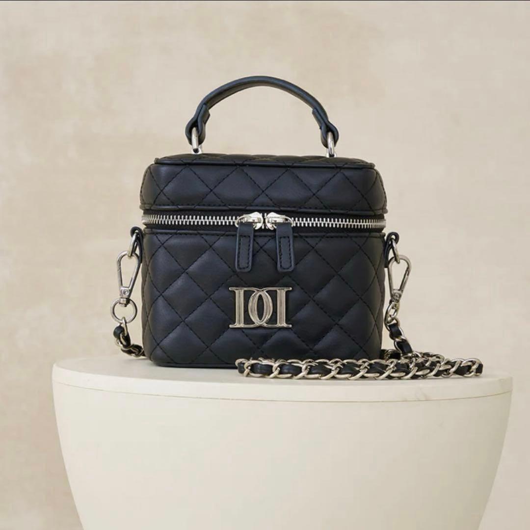 Darichダーリッチ キルティングスクエアミニバック シルバーパーツ ブラック