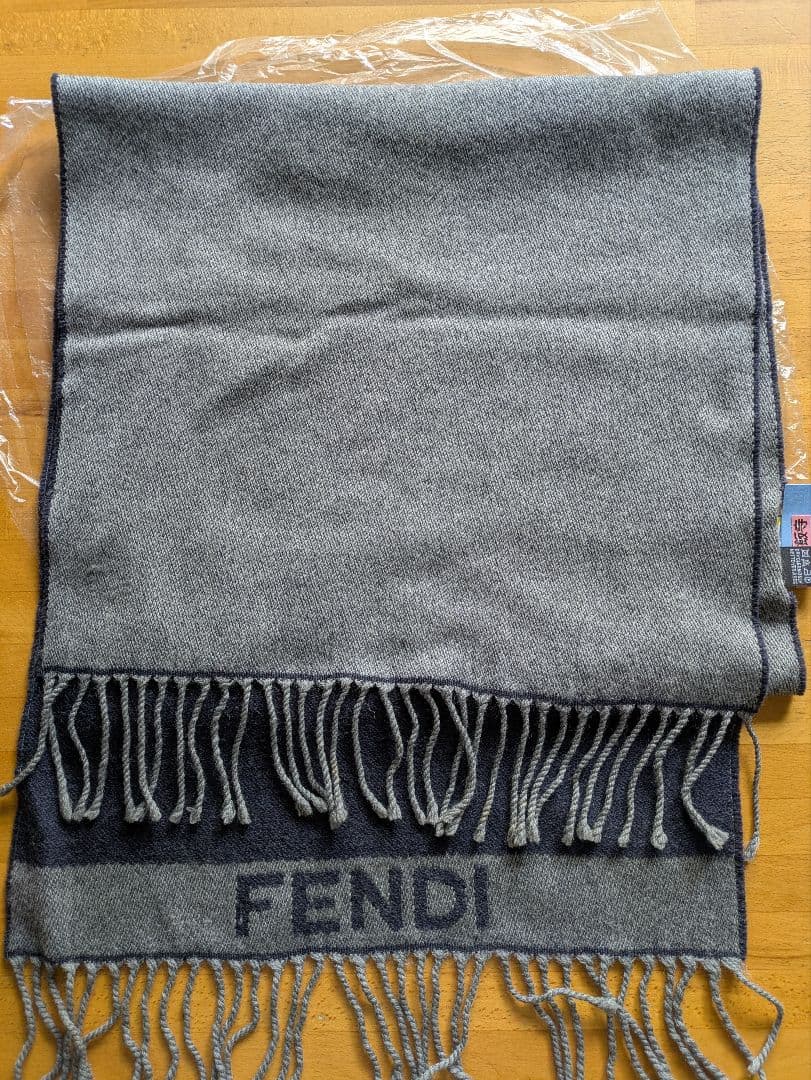 FENDI ダークグレー ×ネイビー　マフラー フリンジ付き