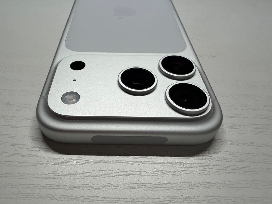 Apple iPhone 17 Pro シルバー 本体 256GB