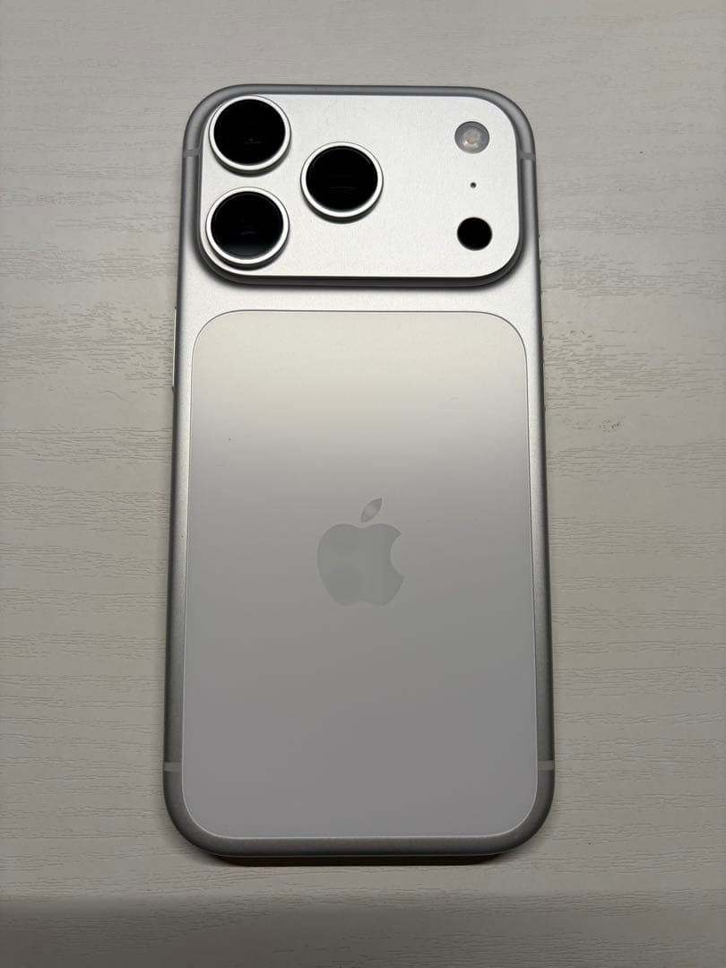 Apple iPhone 17 Pro シルバー 本体 256GB