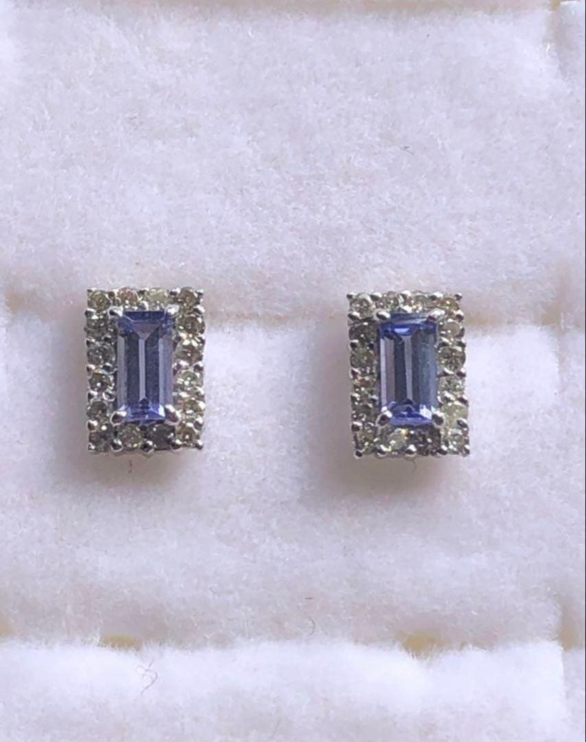 プラチナダイヤモンドピアス