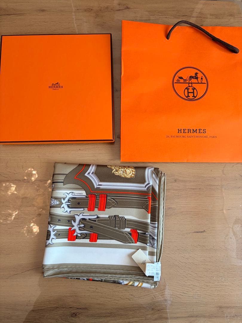 HERMES シルクスカーフ 馬具デザイン