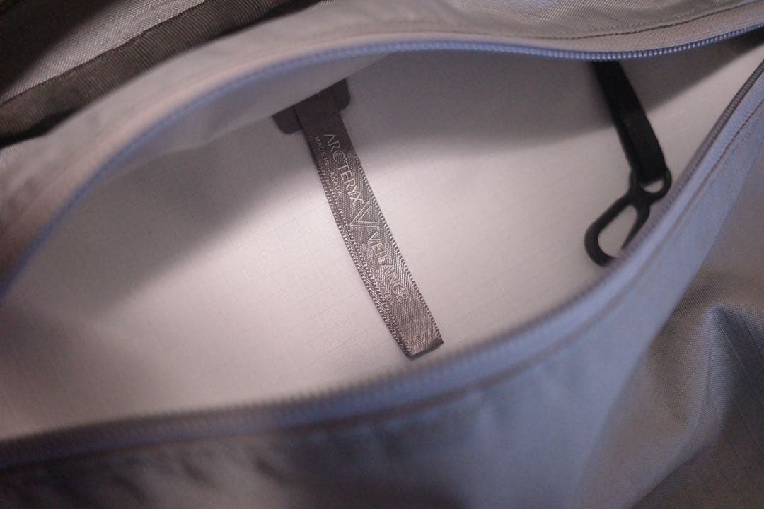 バッグ Arcteryx Veilance Nomin Pack