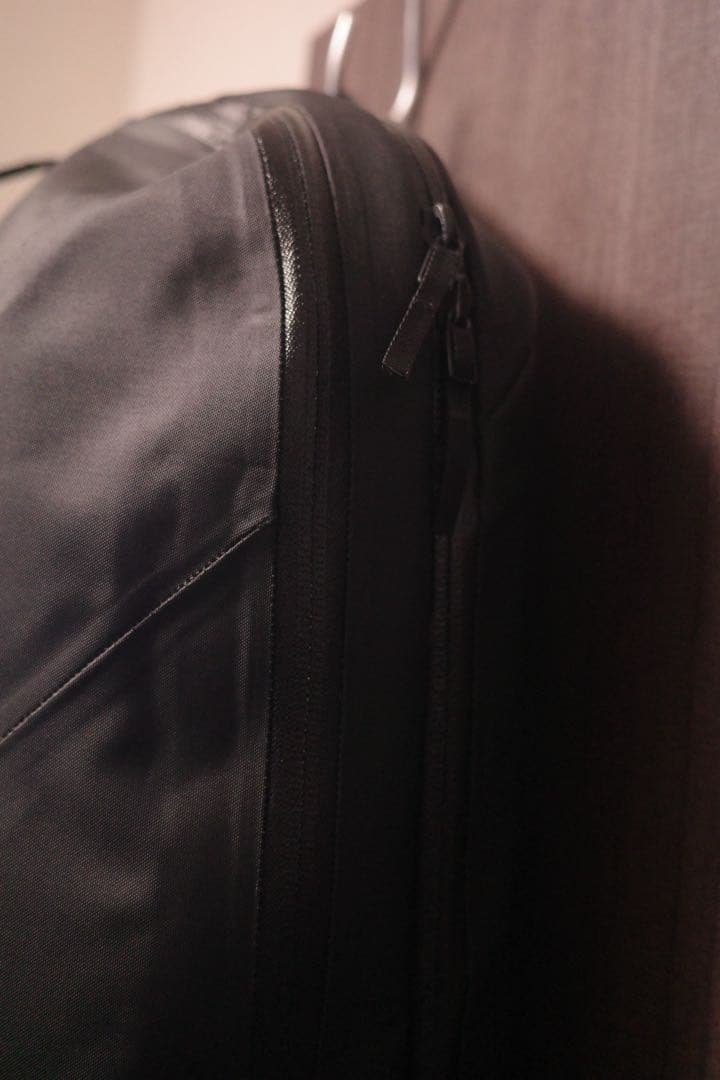 バッグ Arcteryx Veilance Nomin Pack