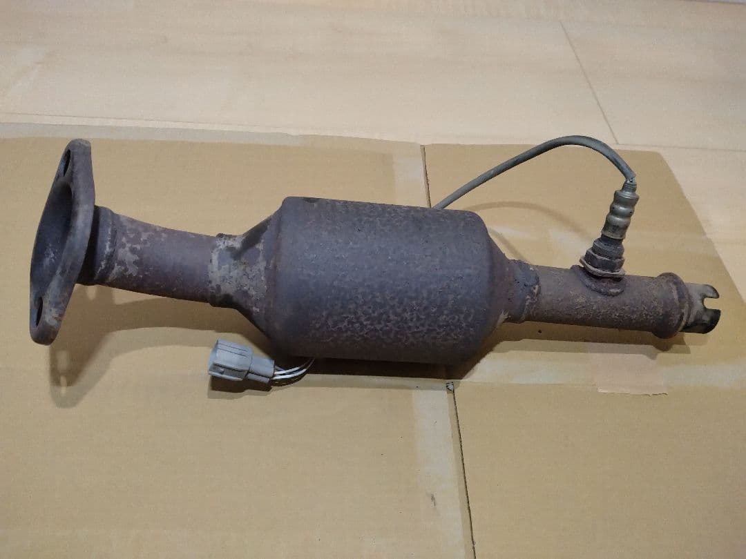 エブリイ　触媒