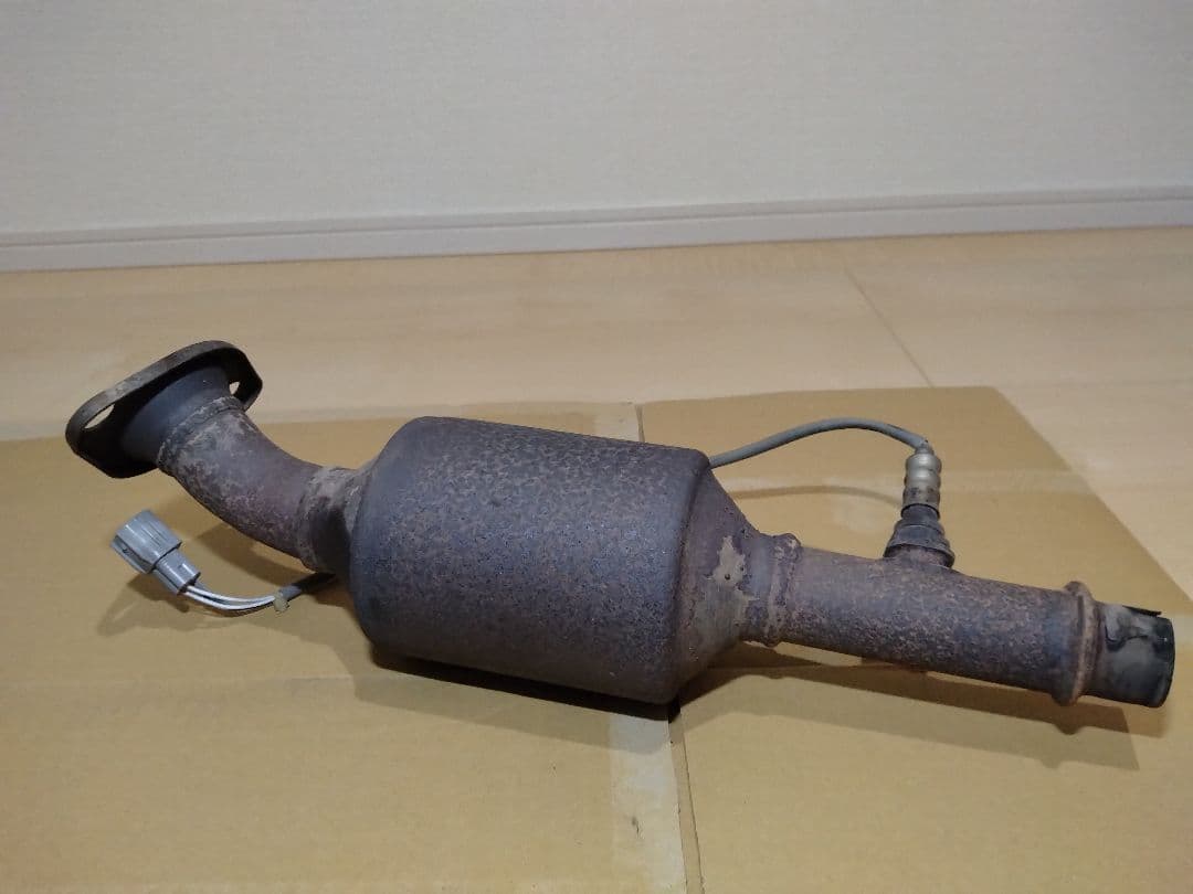 エブリイ　触媒