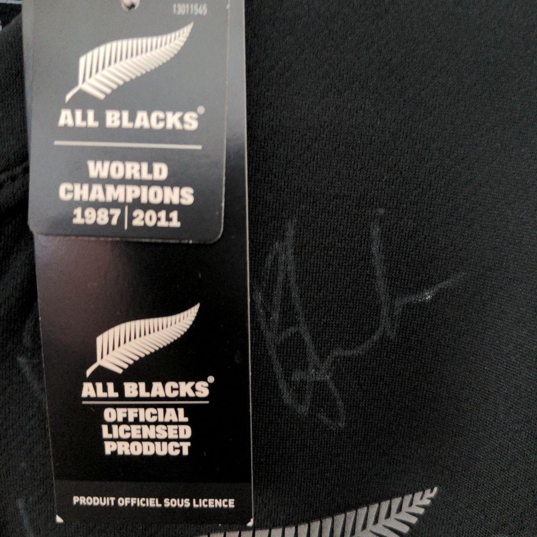 オールブラックス　選手直筆サイン入りユニフォーム。リッチー・モウンガ、バレット